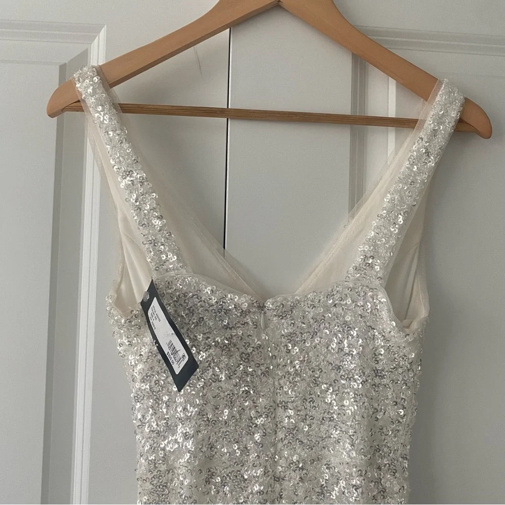 Betsy Adam V-Neck Cutout-Detail Sequinned IvorySilver 4 - Picture 14 of 16